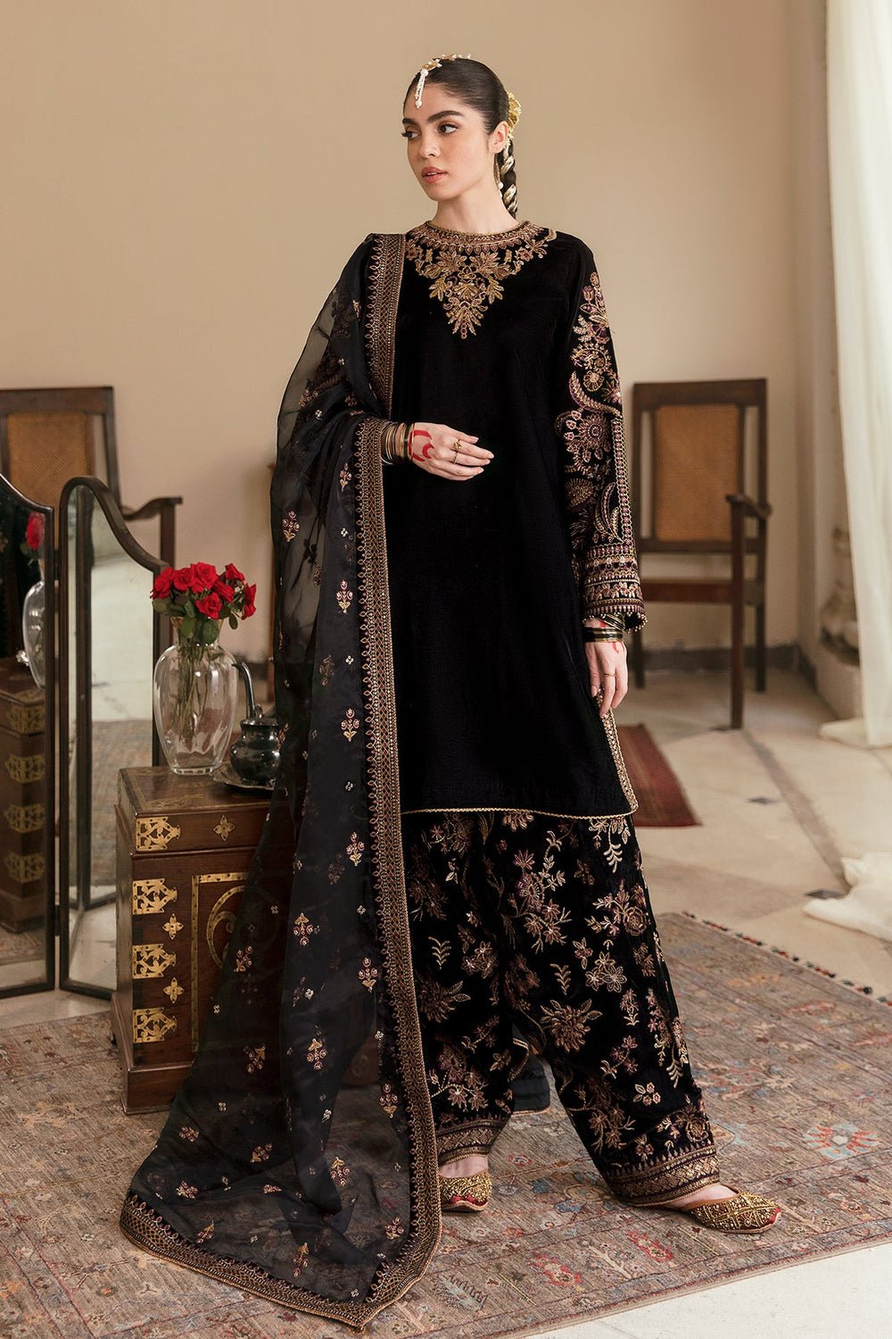 Velvet Elegant Luxury Work Unstitched Wedding Partywear Winter Dress Nikha Walima Engagement Mehndi Mayon Dress